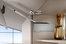Складной подъёмник BLUM AVENTOS HF top, 2 петли, высота корпуса 600-910 мм, коэффициент мощности 10000-19300, светло-серый — купить оптом и в розницу в интернет магазине GTV-Meridian.